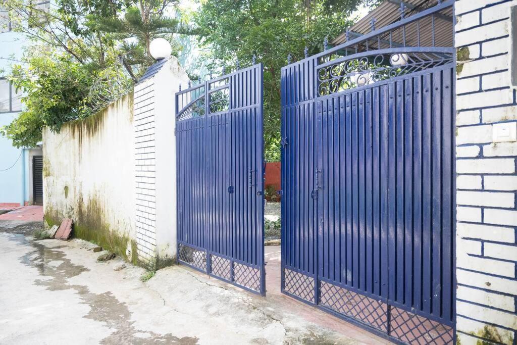 Blue Door Villa By Homeyhuts Rājpur Exteriör bild